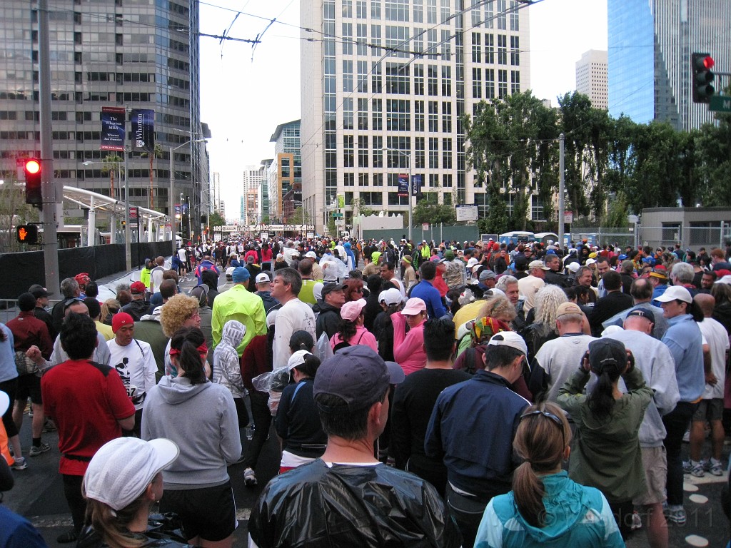 2011 Bay to Breakers Sunday 0190.JPG - I was able to participate in the 2011, 100th anniversary of the San Francisco Bay to Breakers 12K race. A great weekend for sight seeing and racing.